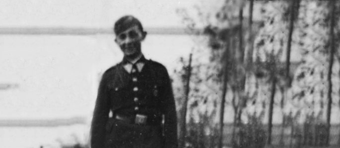 טיבור צבי גולדשטיין, חייל יהודי בשרות חובה בצבא סלובקיה, 1932. ב-1935 עלה גולדשטיין לישראל
