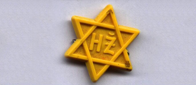A pin used to identify Slovakian Jews who had been granted ‘certificates of exemption’