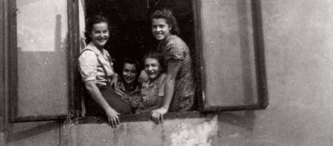 Bratislava, 1943. On the right – Ruth (Schmidt) Gellis