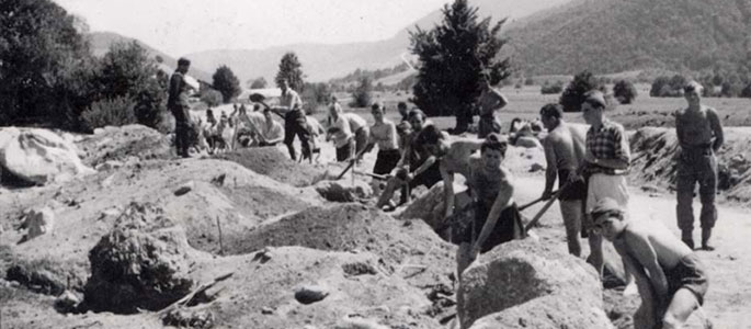 A forced labor company of the Sixth Slovak Brigade, at work