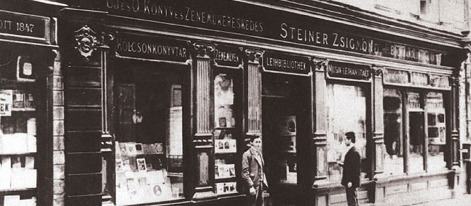 חנות הספרים של משפחת שטיינר בברטיסלווה, סוף המאה ה-19. החנות נוסדה ב-1847 על ידי זיגמונד שטיינר
