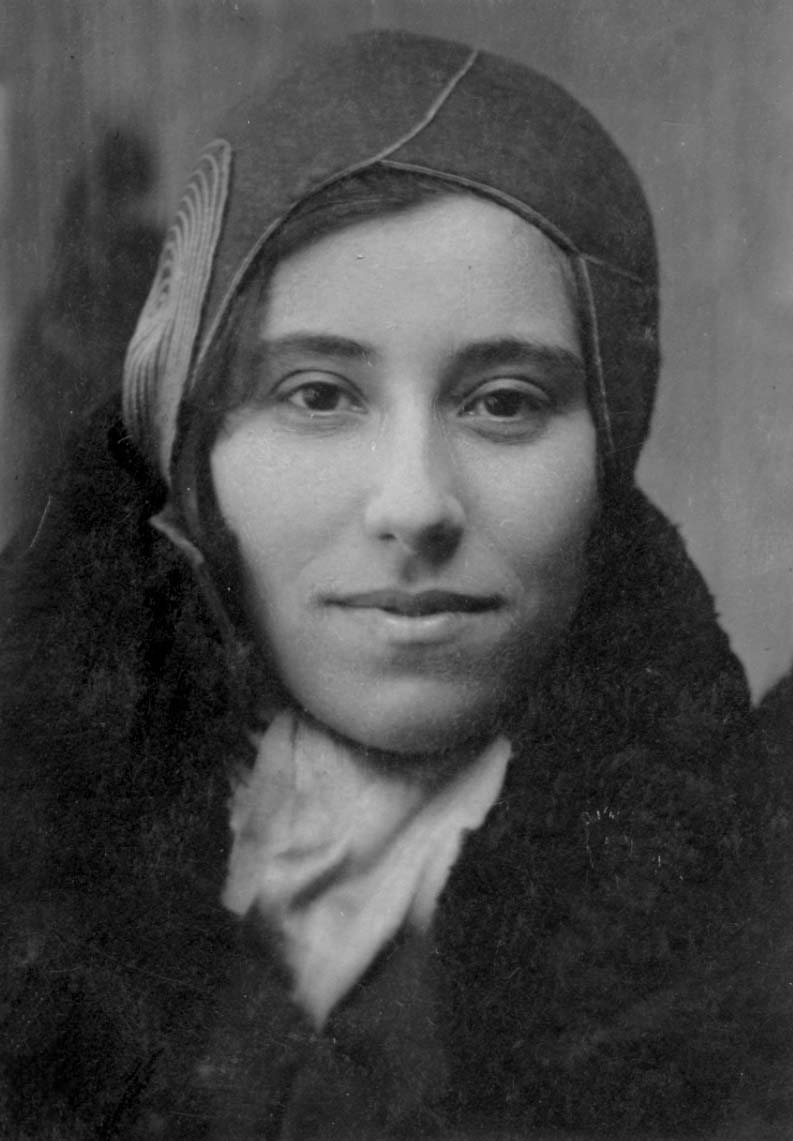 Beba Gomelskaya was born in Oster, Ukraine. She was murdered in September 1941 at Babi Yar.