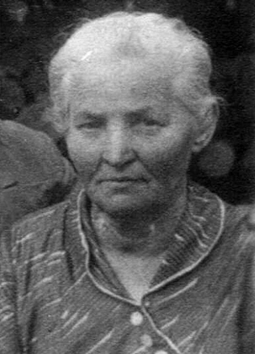 Malka Plotnitsky was born in Stolin, Poland in 1880. She was murdered in September 1941 at Babi Yar