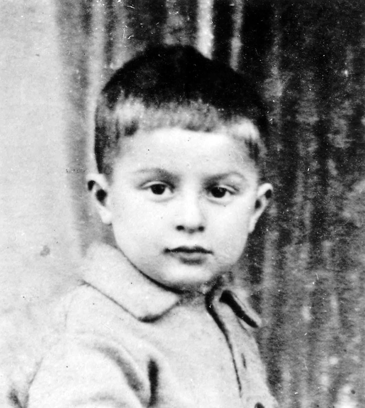 Dima Lysyanskiy was born in Kiev, Ukraine, in 1933. He was murdered in September 1941 at Babi Yar.