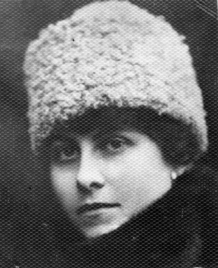 Dusia Margolin was born in Kiev, Ukraine, in 1895. She was murdered in September 1941 at Babi Yar.