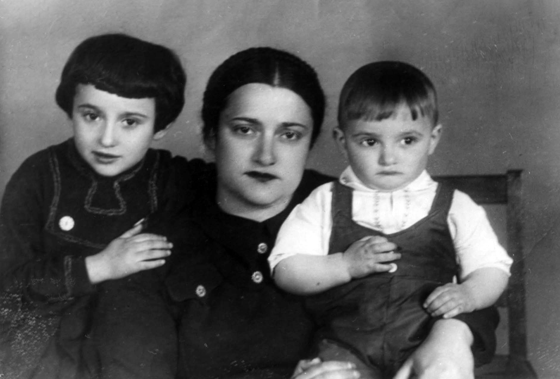 Tania Kotlyar was born in Kiev, Ukraine in 1915. She was murdered in September 1941 at Babi Yar. Her husband Boris survived.