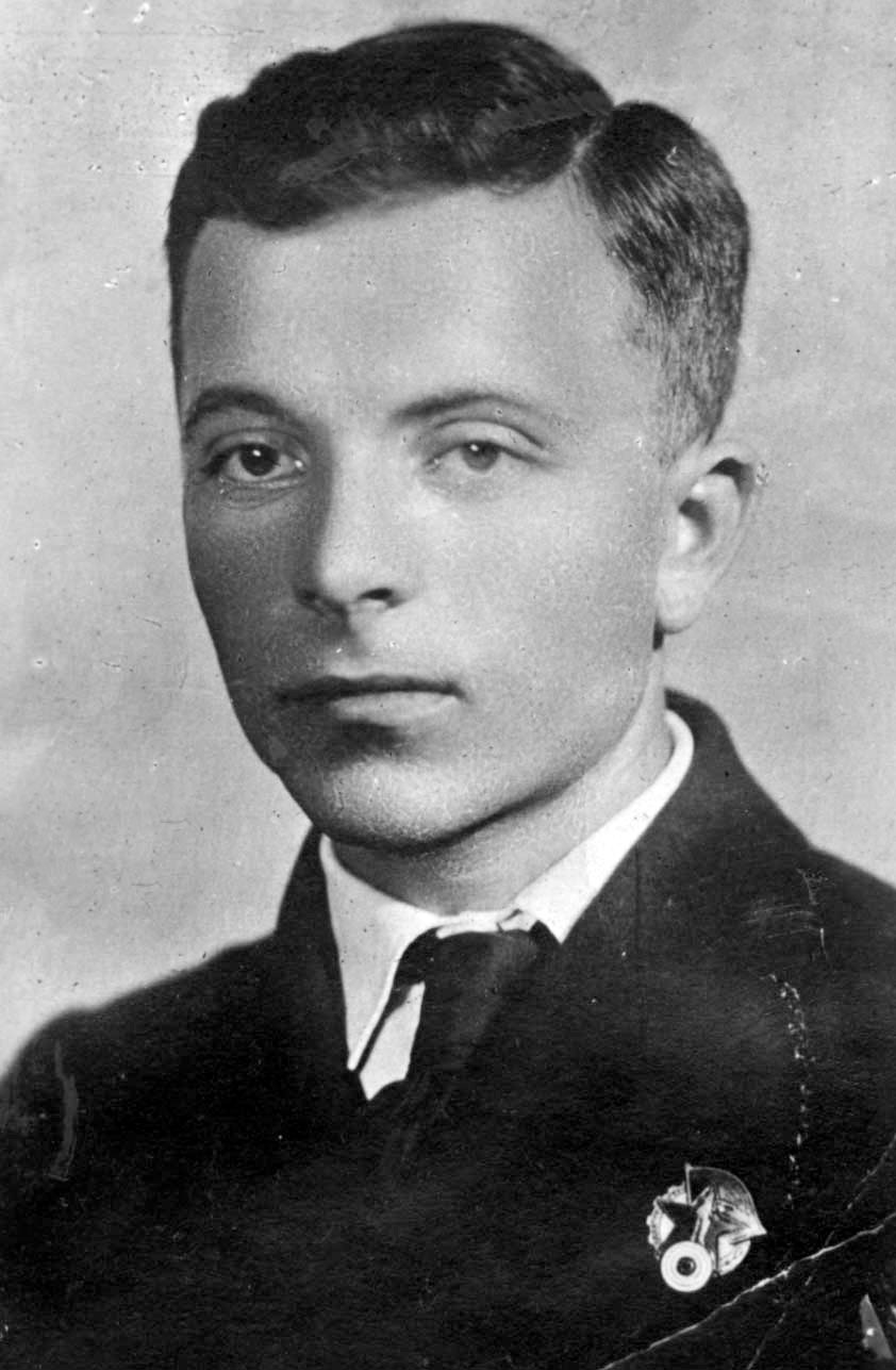Meilakh Faierman was born in Pikov, Ukraine, in 1916. He was murdered in 1941 at Babi Yar.