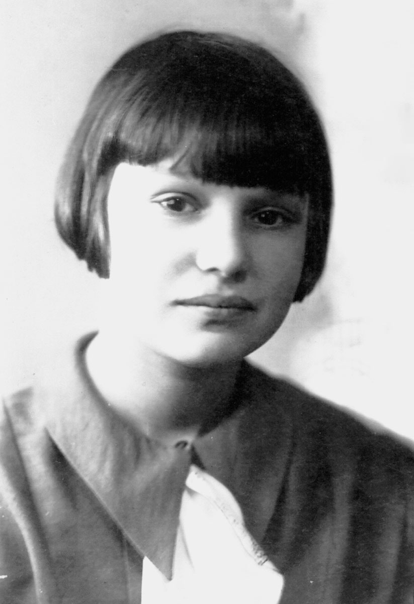 Zoya Ber was born in Kiev, Ukraine, in 1927. She was murdered at Babi Yar