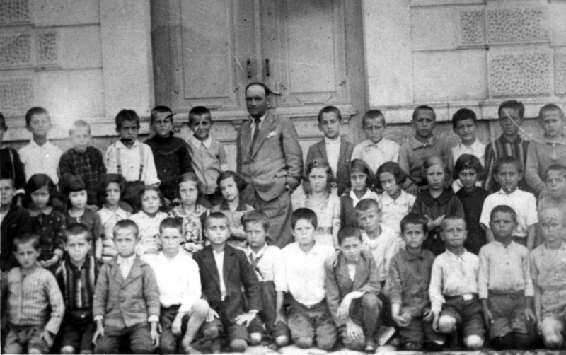 Fourth grade students at a school in Monastir, 1937