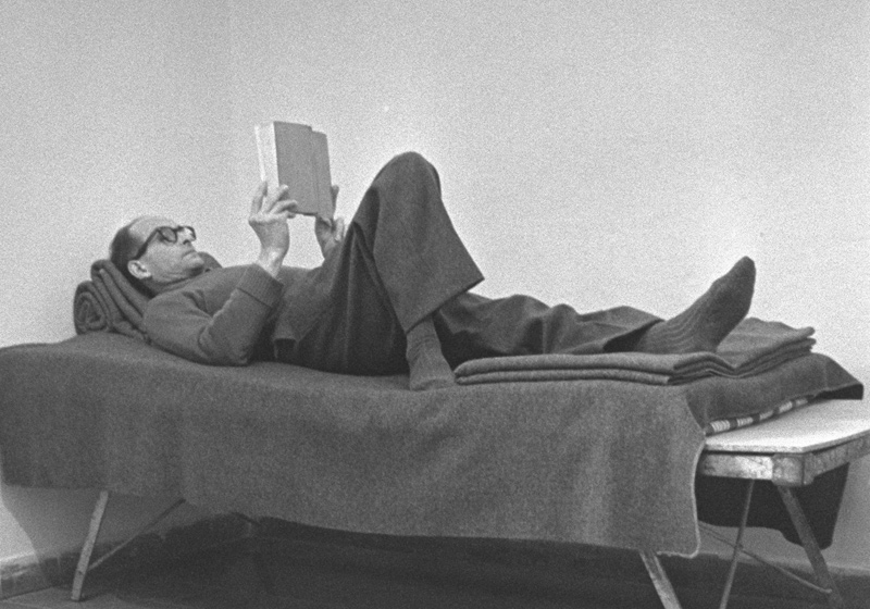 Eichmann in his prison cell, 1960
