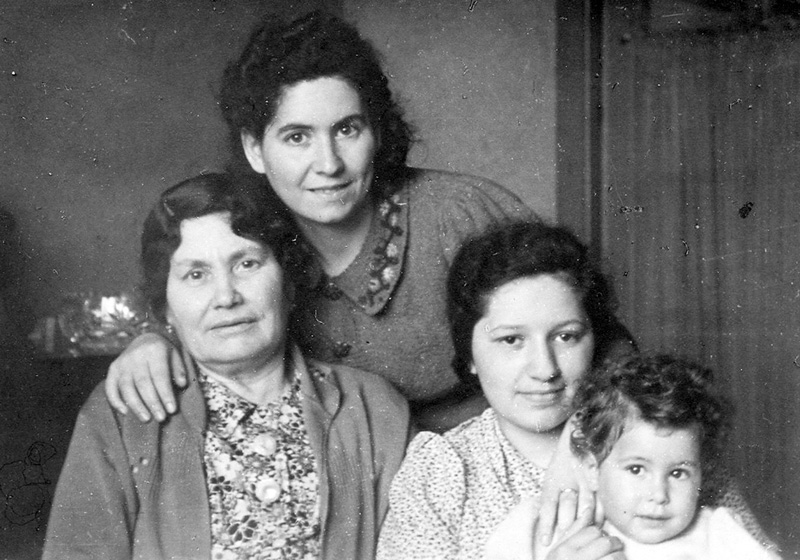 Left to right: Leah (Kohn) Engländer, Charlotte and Henry's grandmother, Hudes Birnbaum, Rivka Torn (a relative, murdered in the Holocaust), Charlotte Birnbaum