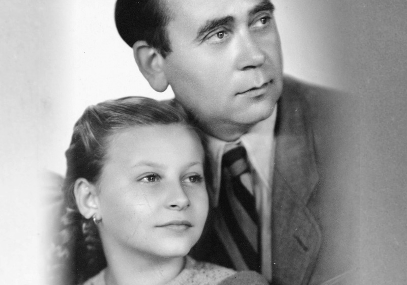 Kalman Harnik and his daughter Iza (Israela Hargil), postwar