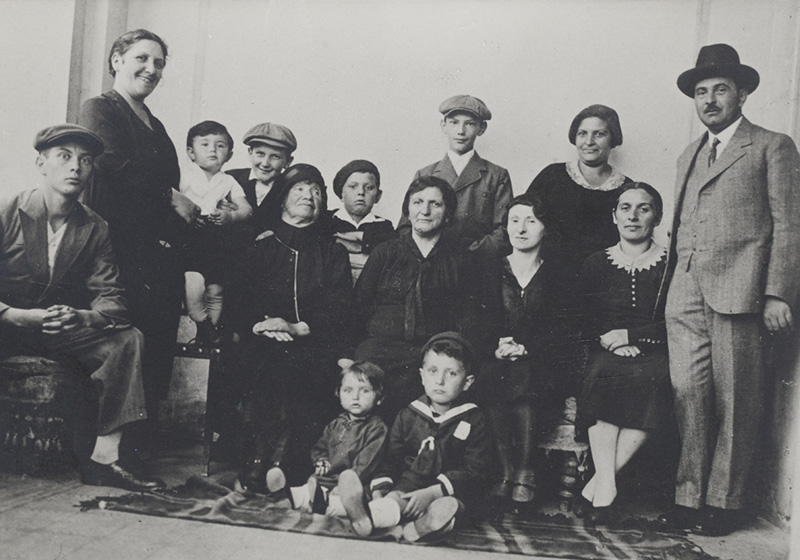 The Eksteine family, Krakow, 1938-1939