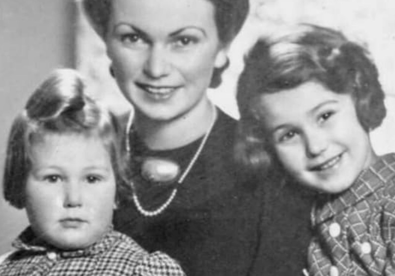 Branda Pluczenik and her daughters Dorotka and Celina, Krakow, January 1941