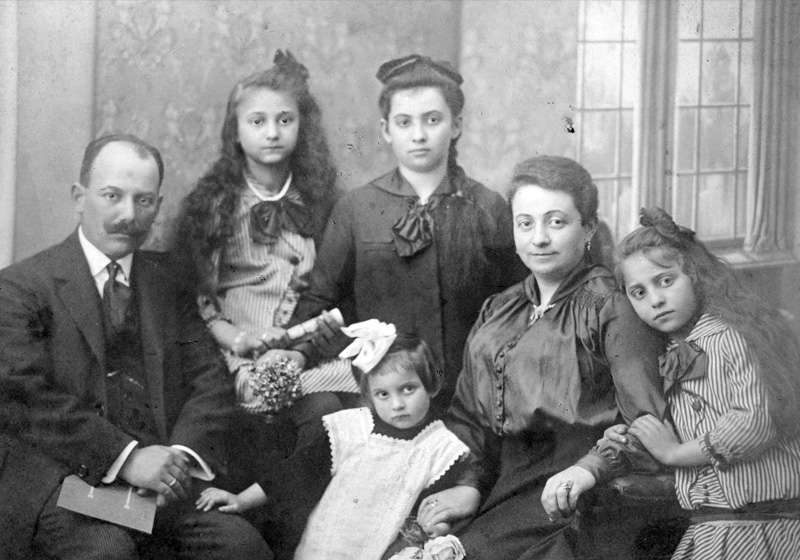 The Finder family.  Krakow, early 1920s