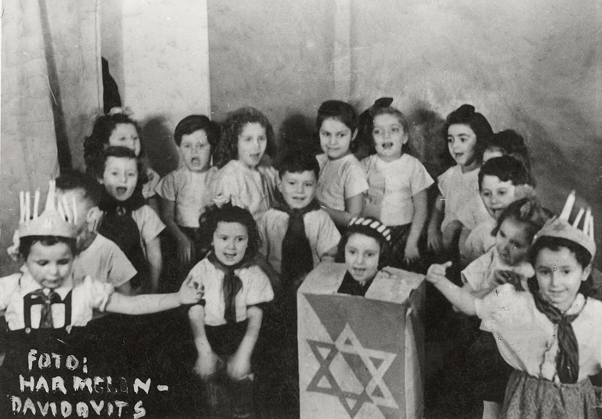 Die Vier Waldstatten, Switzerland, postwar, a children's Hanukkah play at a DP camp