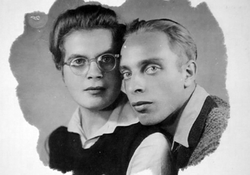Siblings Chana and Shimon Eschwege, in their first photograph together in Eretz Israel, 1945