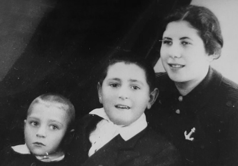 Rivka Gil née Bernstein and her children.  Kretinga, Lithuania, prewar