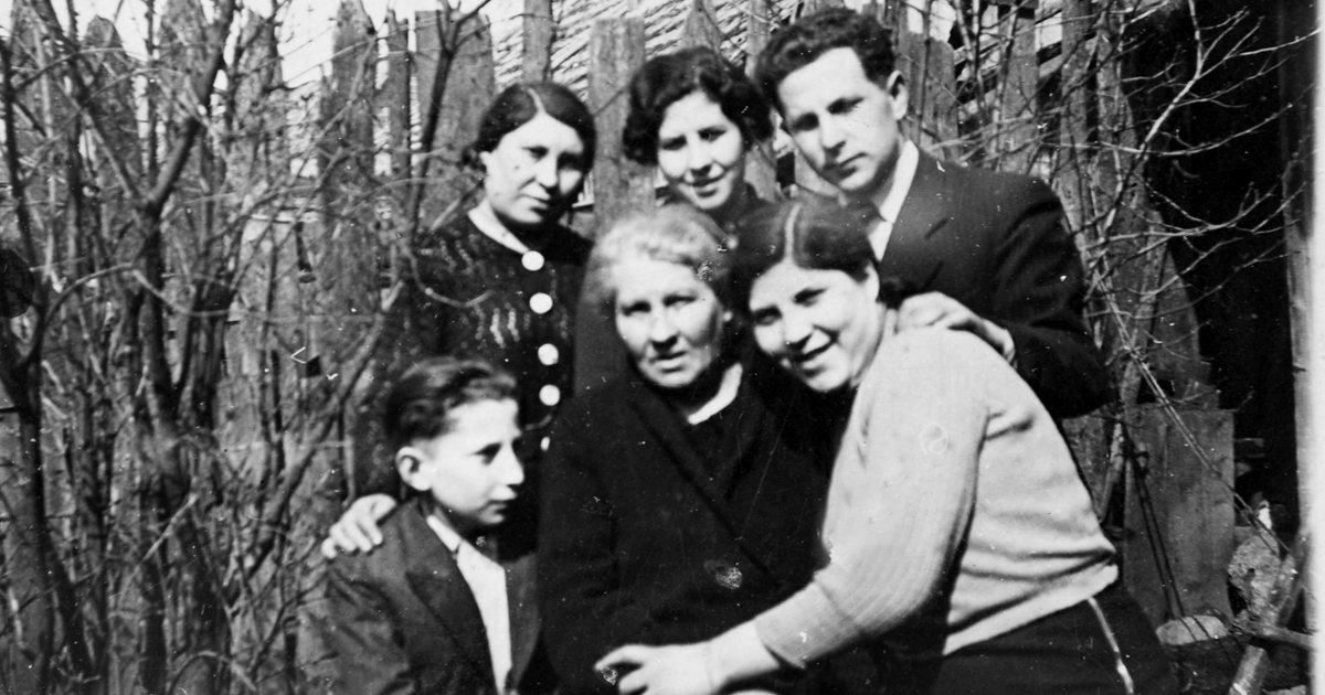 משפחת ברנשטיין. ילוק, ליטא, מאי 1938