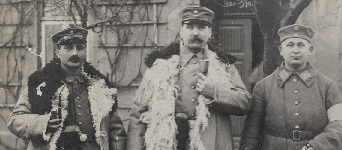 Von rechts: Leopold Bähr in deutscher Armeeuniform im Ersten Weltkrieg