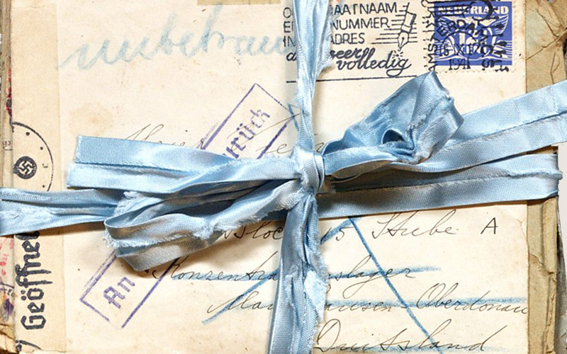 Das Bündel Briefe, die Blanche in Amsterdam von ihrem Ehemann Meier erhielt, der sie aus den Lagern Buchenwald und Mauthausen schickte