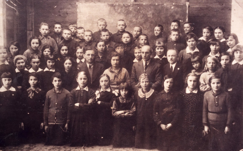 Escuela primaria en Druja, años 1930. Algunos alumnos eran judíos.
