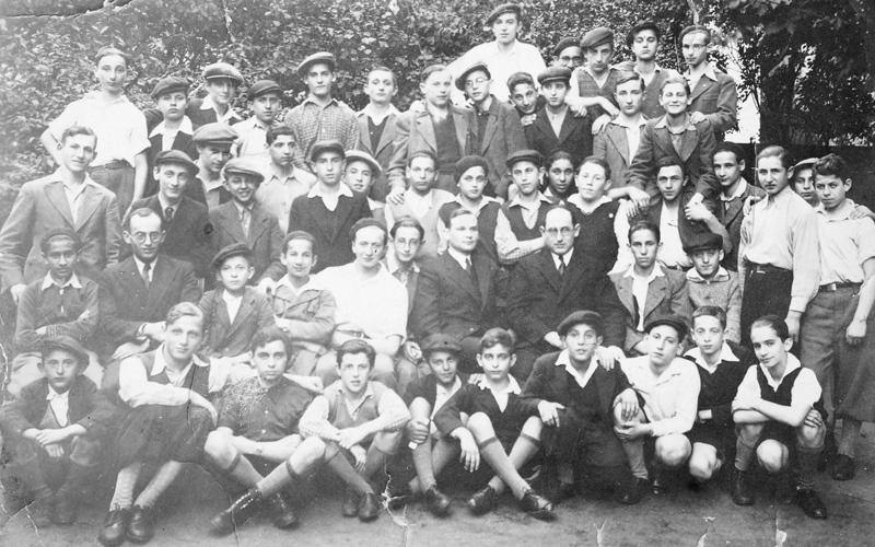 Siegfried (Shimon) Keller avec des amis de la yeshiva Rabbi Yaakov Yehuda Hoffman à Francfort, 1937-8