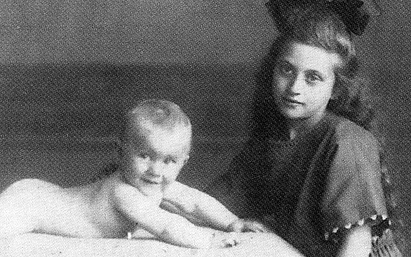 Hilde Meininger with her brother Franz-Josef, Göttingen, Germany, 1920s