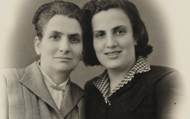 גיטל בומבלט (משמאל) ובתה סוזן-נעמי אחרי המלחמה