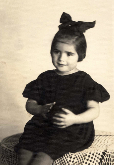 Toddler Gita Fodor, Oradea, Romania, 1938-9