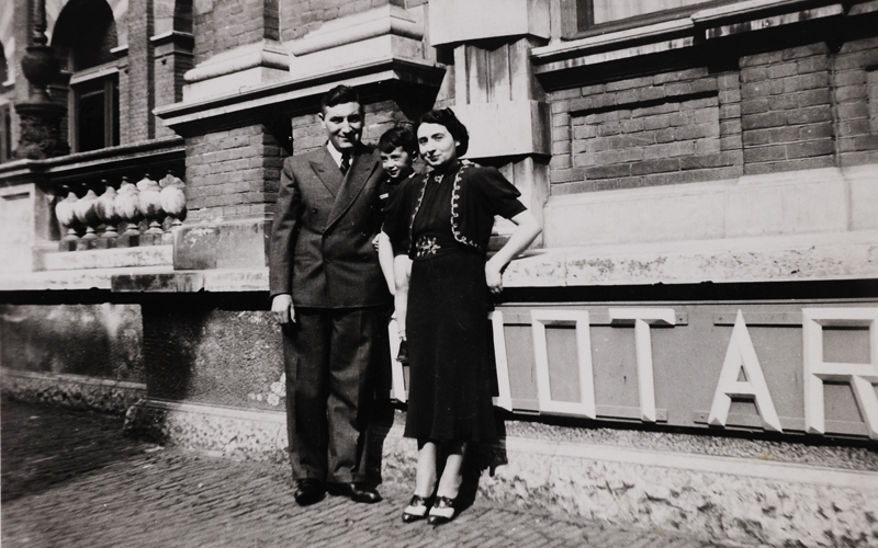 Duifje et Philip Marcus, avec leur fils Jacob Hijman, Amsterdam, avant la guerre