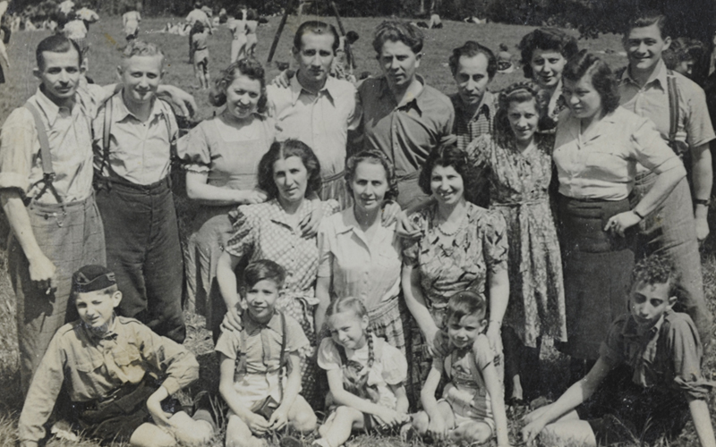 
The Rosenfeld and Roth families, Budapest, 1941