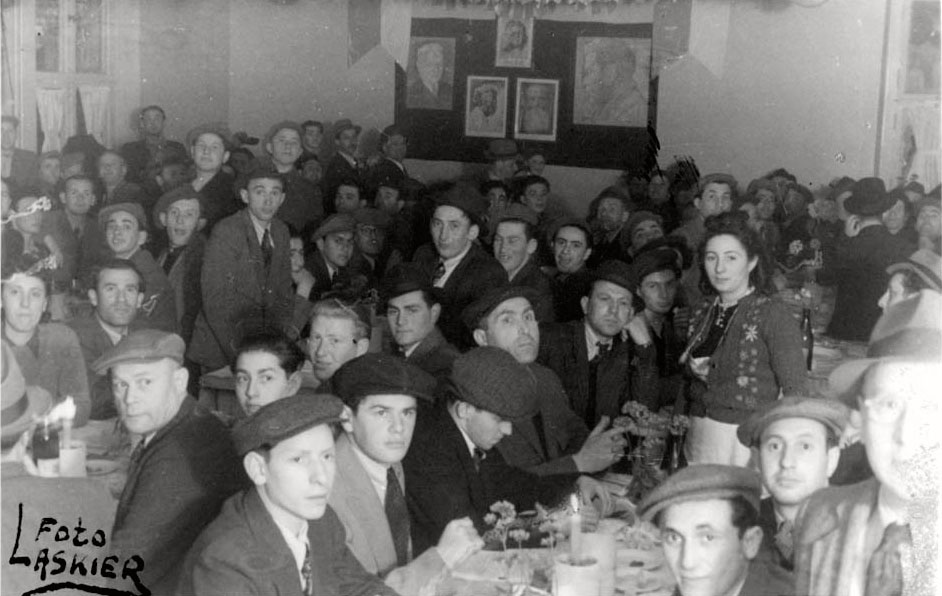 Passover Seder in the sanatorium, Gauting, Germany, 15/04/1947