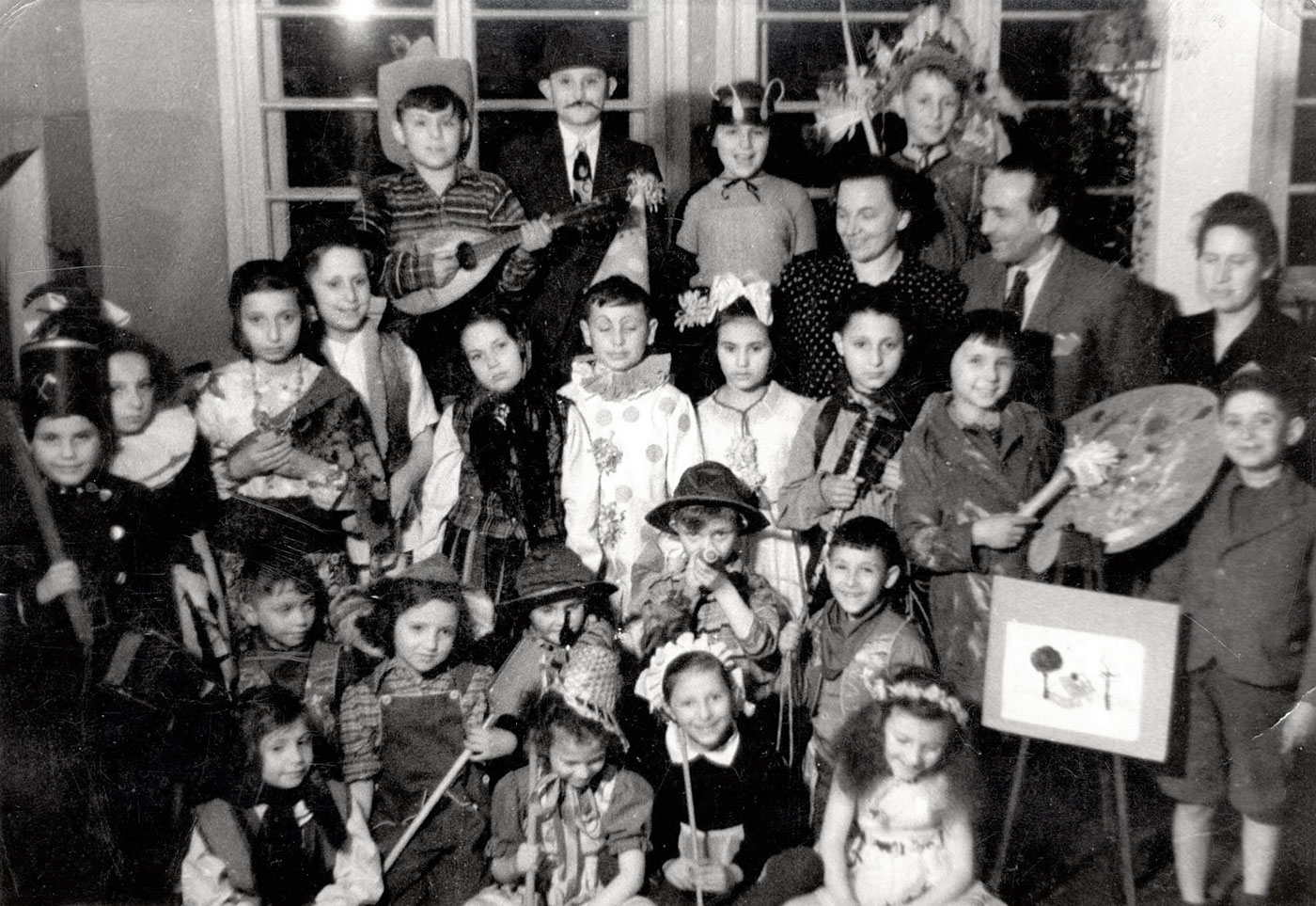 מסיבת פורים באוטבוצק שבפולין, 1948