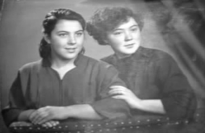 Dina Rabinovich-Agopian (right) with sister Maria
