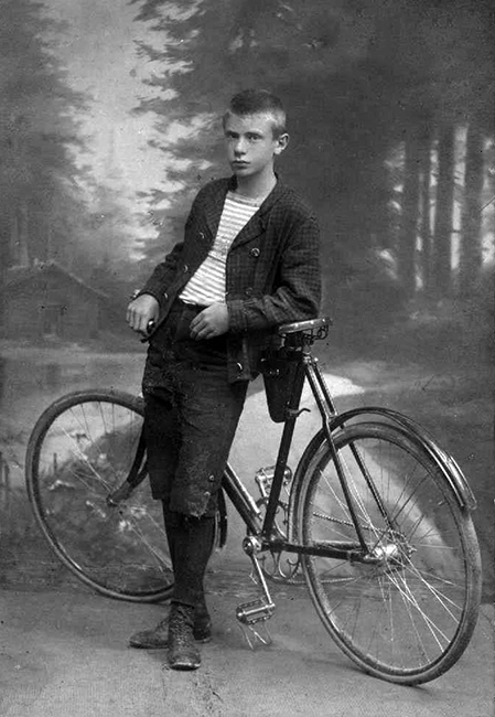Валентин Скидельский во время летних каникул в Мондзее, в Верхней Австрии, август 1913 г.