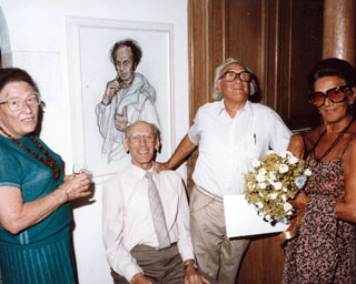From left to right: Jan Klein's sister, Mrs. Co Wolters-Klein, her husband Jan Wolters, Bob Denneboom and Roza Vos-Rijksman, 1985. The photo was taken at an event where Bob Denneboom received the Honorary Citizenship of Egmond for his great efforts in saving the little chapel of the Castle of Egmond