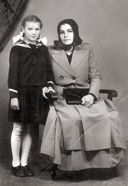 Klara Baic with her daughter Margita