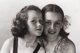 V.l.n.r.: Kathryn (Kitty) und Erika Winter (um 1940)
