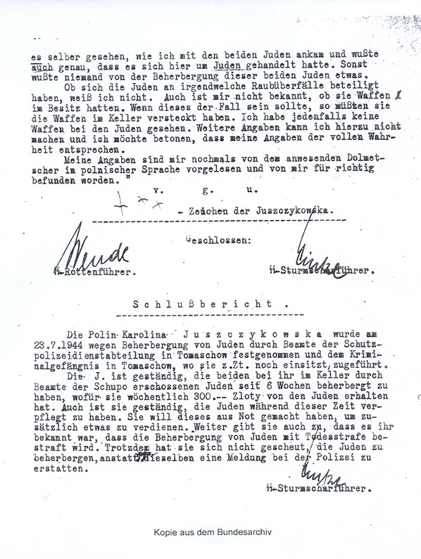 The last page of Karolina Juszczykowska's interrogation report with three crosses instead of a signature