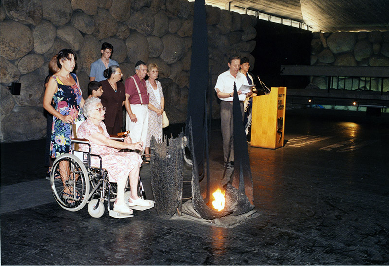 Ceremony in honor of Sofia Kritikou. Yad Vashem, July 18, 1999