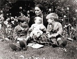 סופקה ובניה פטר, יאן ופטריק, בקוקהאם דין (Cookham Dean), בריטניה, 1939