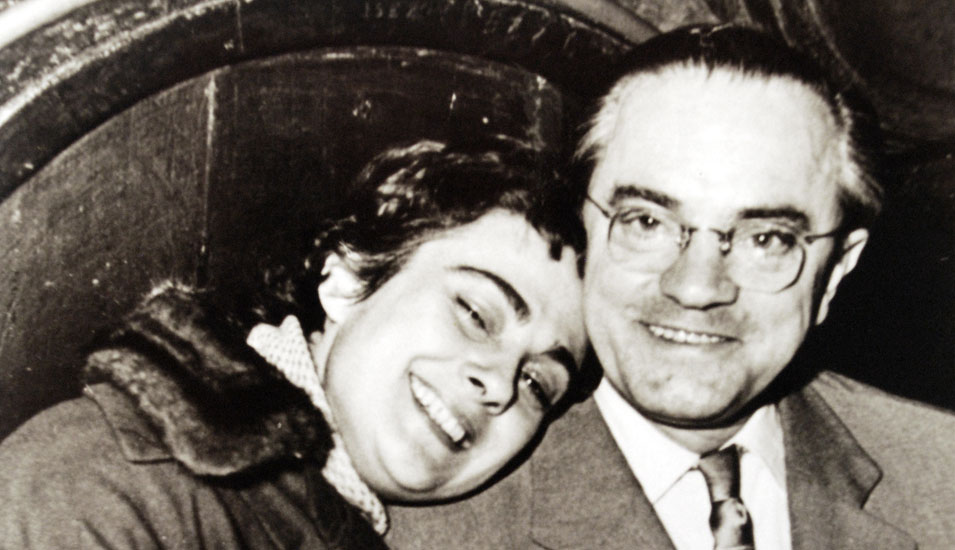 Der Retter Martin Uher (Tschechoslowakei) mit der Geretteten Elizabet Fleischer, seiner Frau