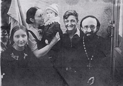 Familie Glagolev, v.l.n.r.: Magdalina, Tatyana, Masha, Nikolay und Aleksey, 1944
