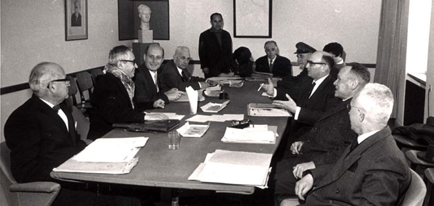 Sitzung der Kommission für die Ernennung der Gerechten in den sechziger Jahren