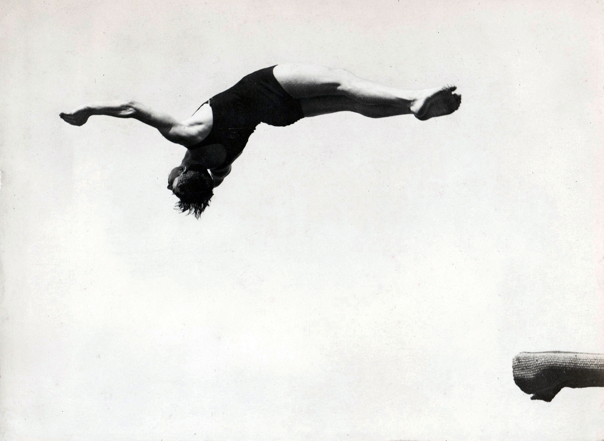 Bob Denneboom realizando un salto – década de los 1930