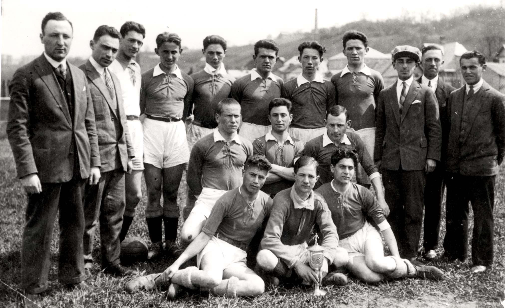 Kaunas,  Lituania, 1936. El equipo de fútbol de "Maccabi"