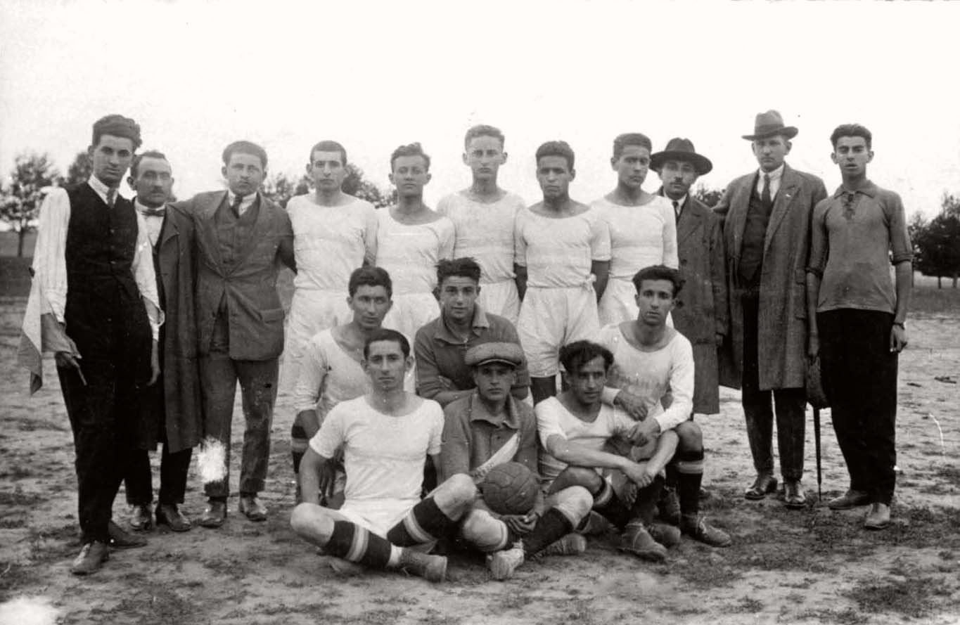 Buhusi, Rumania, futbolistas de "Maccabi", 1930