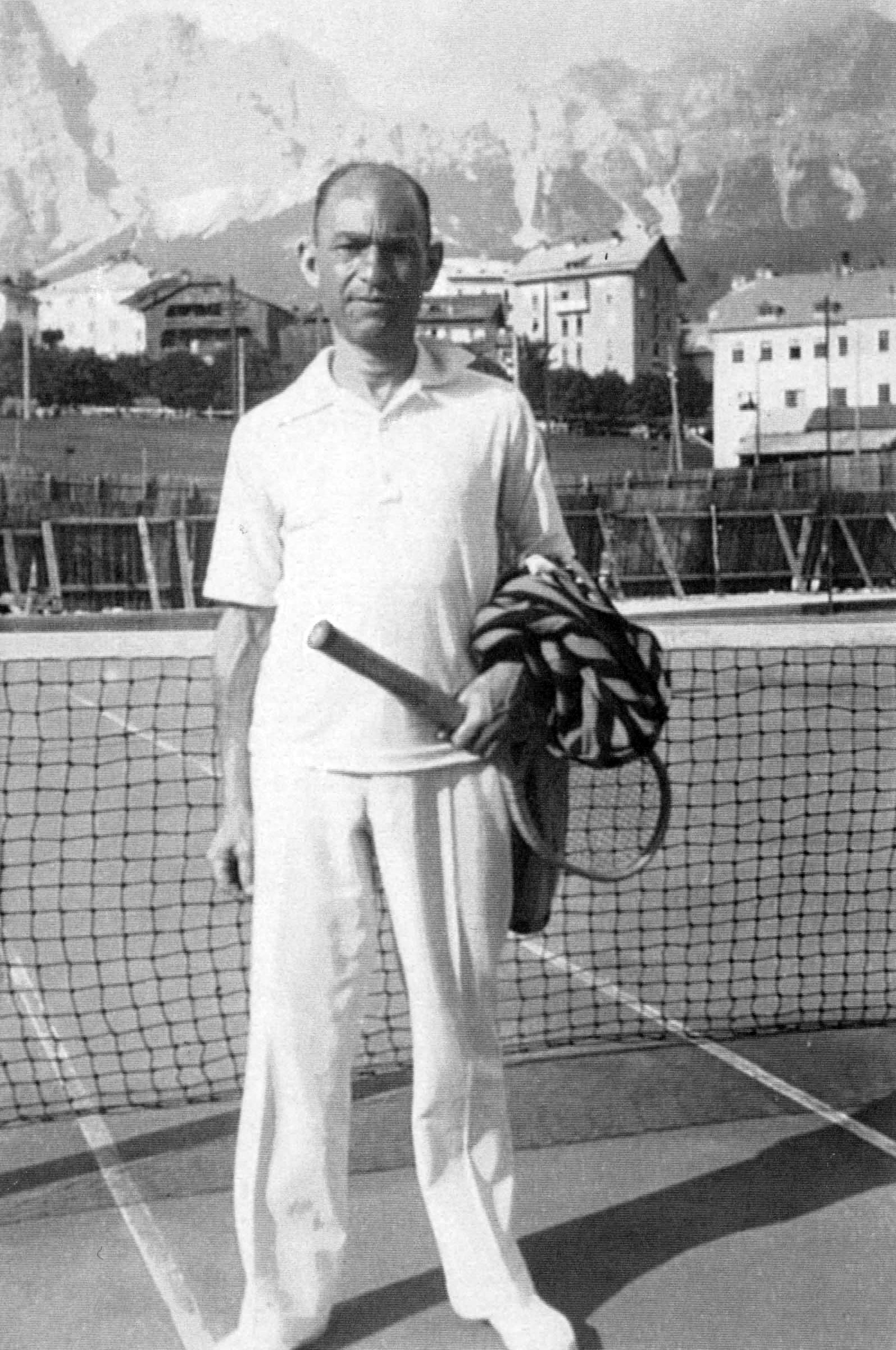Franz Carlebach en la cancha de tenis. Mainz, Alemania, antes de la guerra