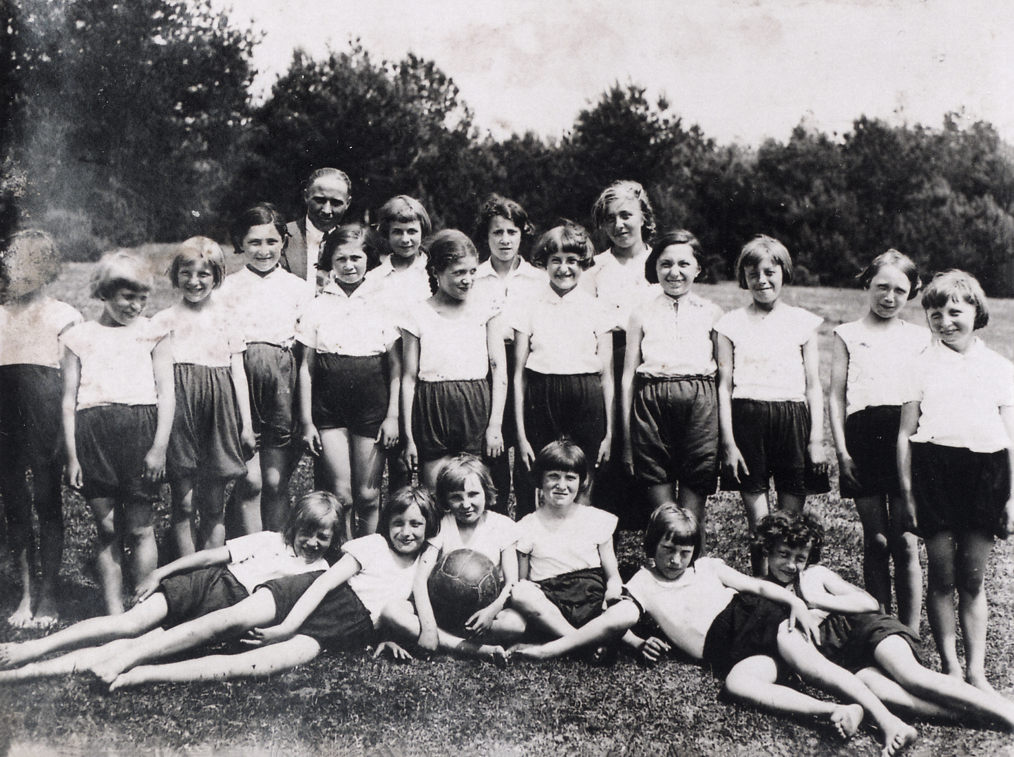 Волейбольная команда для девочек, Щучин, Польша, до войны